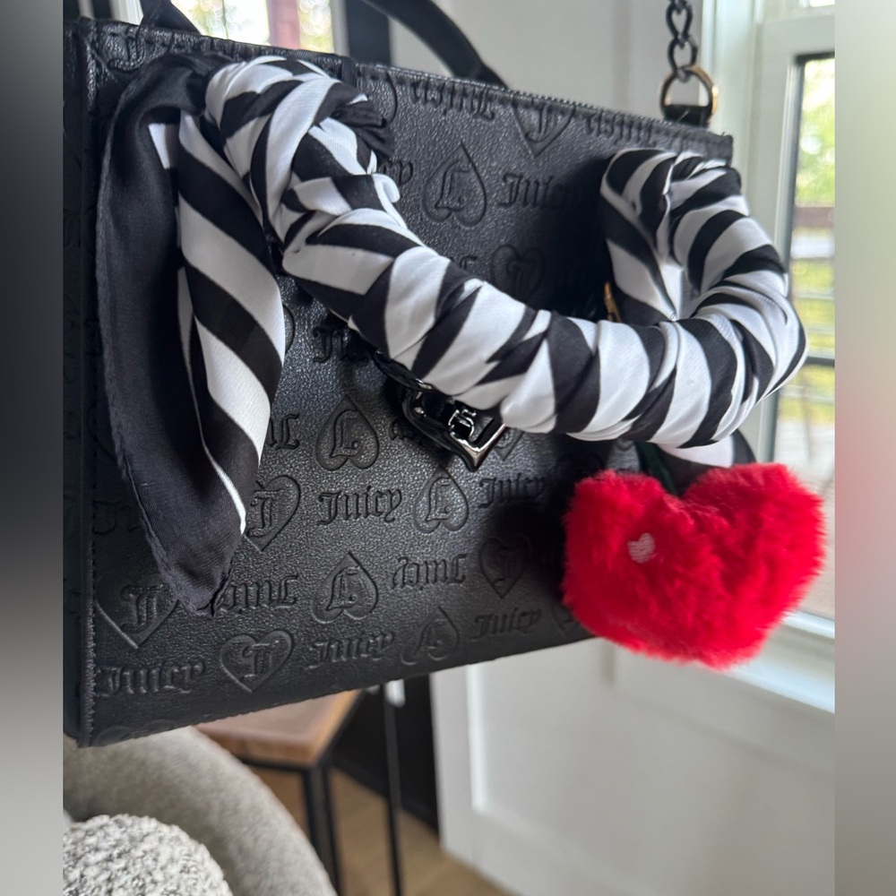 Juicy Couture Black Logo Embossed Tote Bag w/ Scarf & Heart Charm 🖤🍒 - Picture 4 of 8
